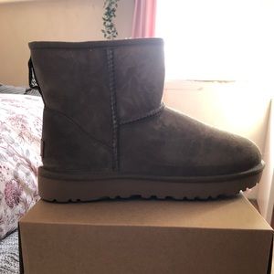 Ugg Mini Boot size 9